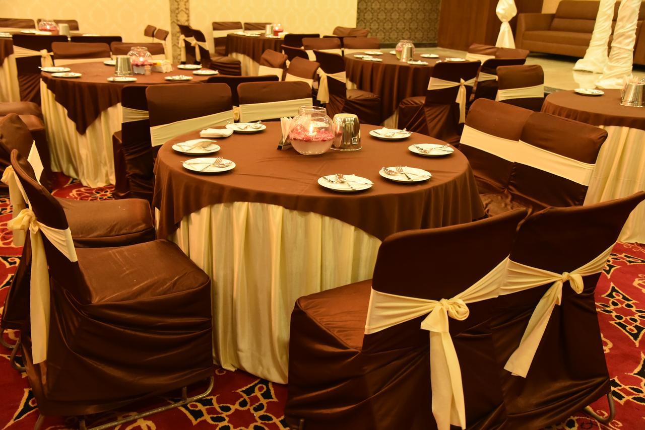 Hotel Anand Renaissance Firozpur Exteriör bild